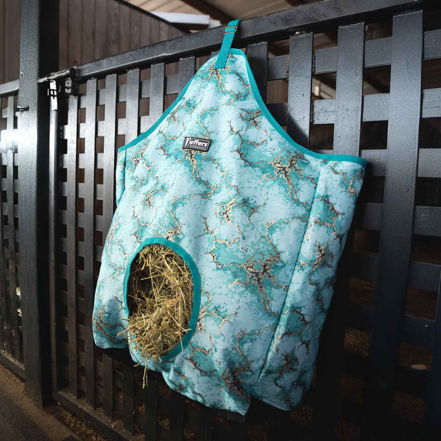 Expression Top Loading Hay Bag, 600 Denier