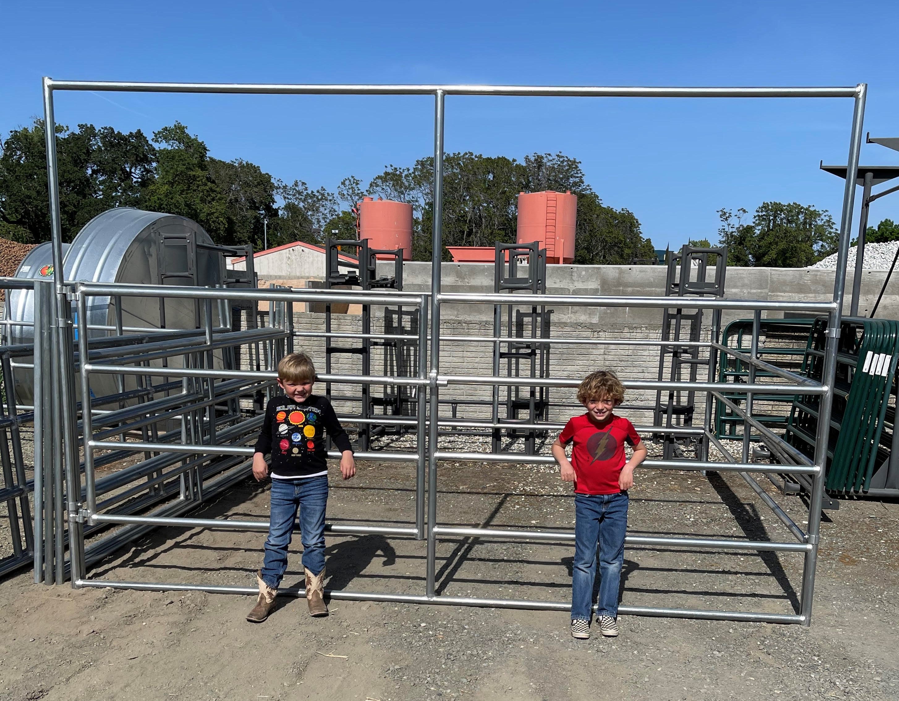PANEL CORRAL 12' X 16' 4 RAIL