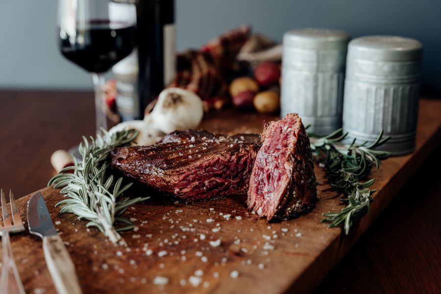 Beef Hanger Steak - (1.35 lbs)