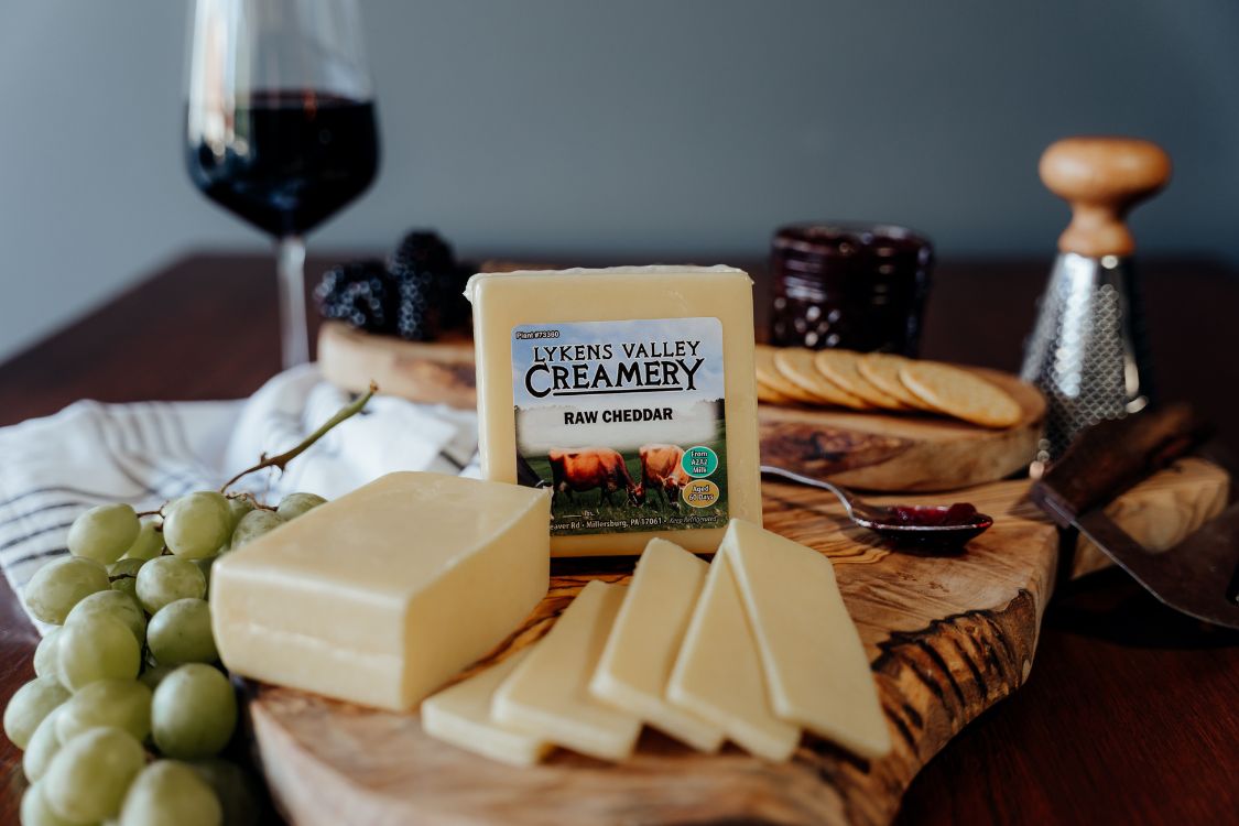 Raw Grass-Fed Mild Cheddar Cheese - 8 oz