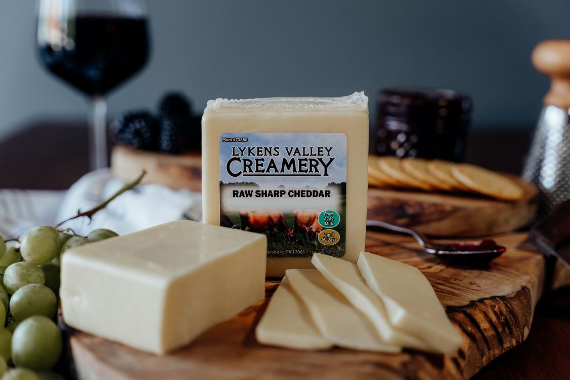 Raw Grass-Fed Sharp Cheddar Cheese - 8 oz