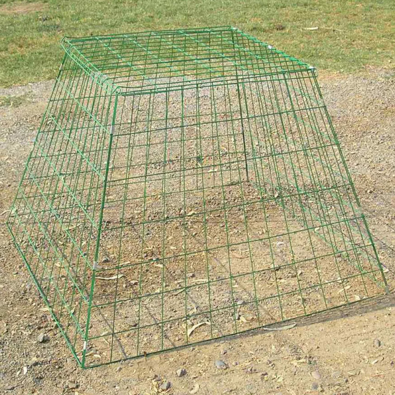 CHICKEN CAGE PYRAMID GREEN