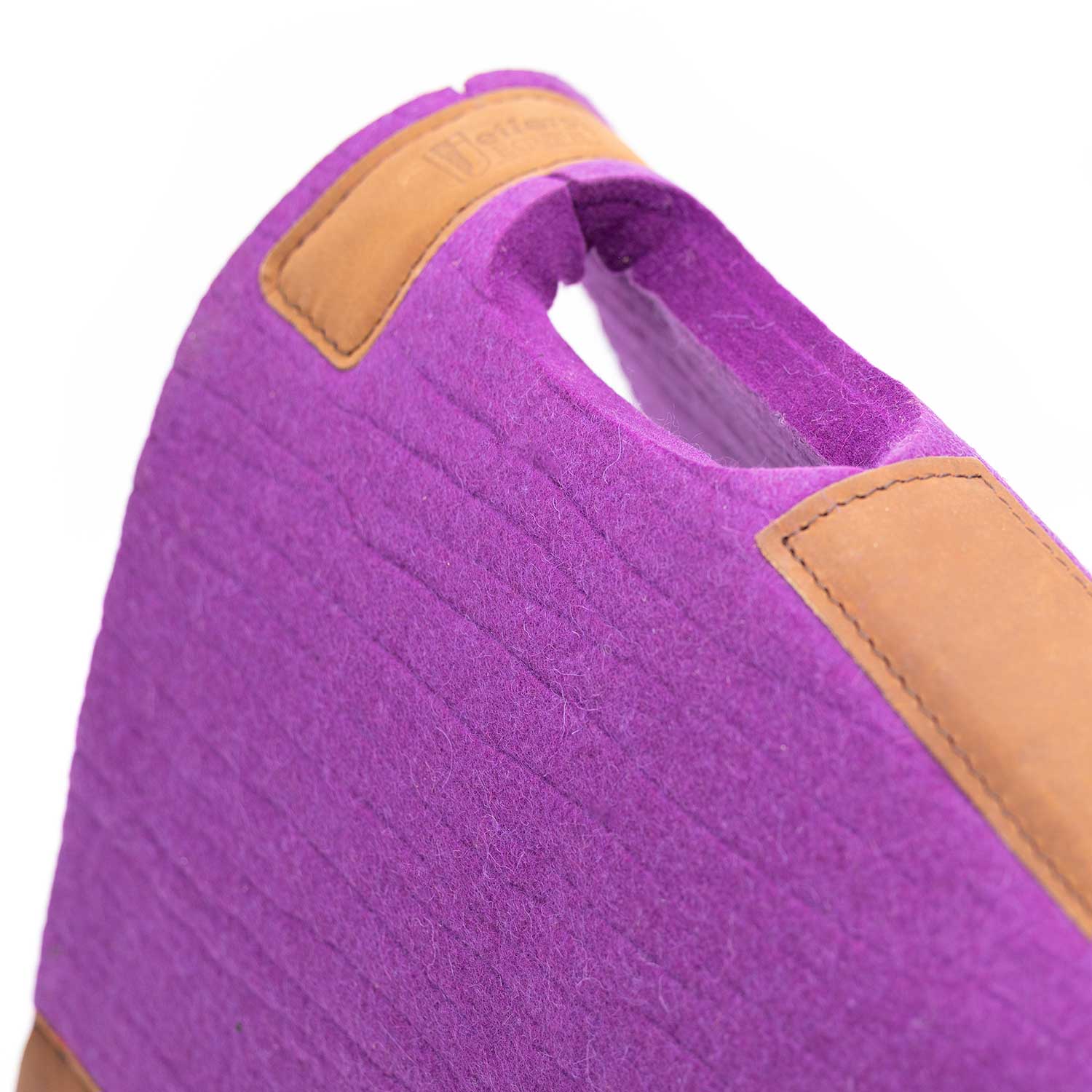 WoolLuxe 100% Wool Equine Saddle Pad – Cushioned, Breathable, and Shock-Absorbing